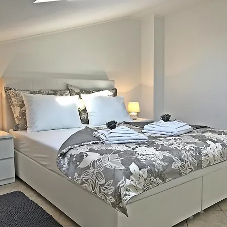Lorena Apartman