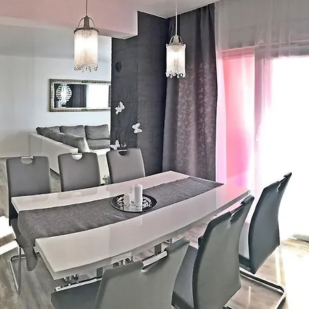 Lorena Apartman